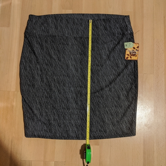 Hybrid & Co Plus Size Pencil Skirt - 3X - Picture 10 of 10